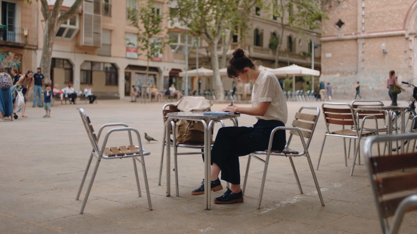 Storytelling vs. Storyliving in Tourism Videos